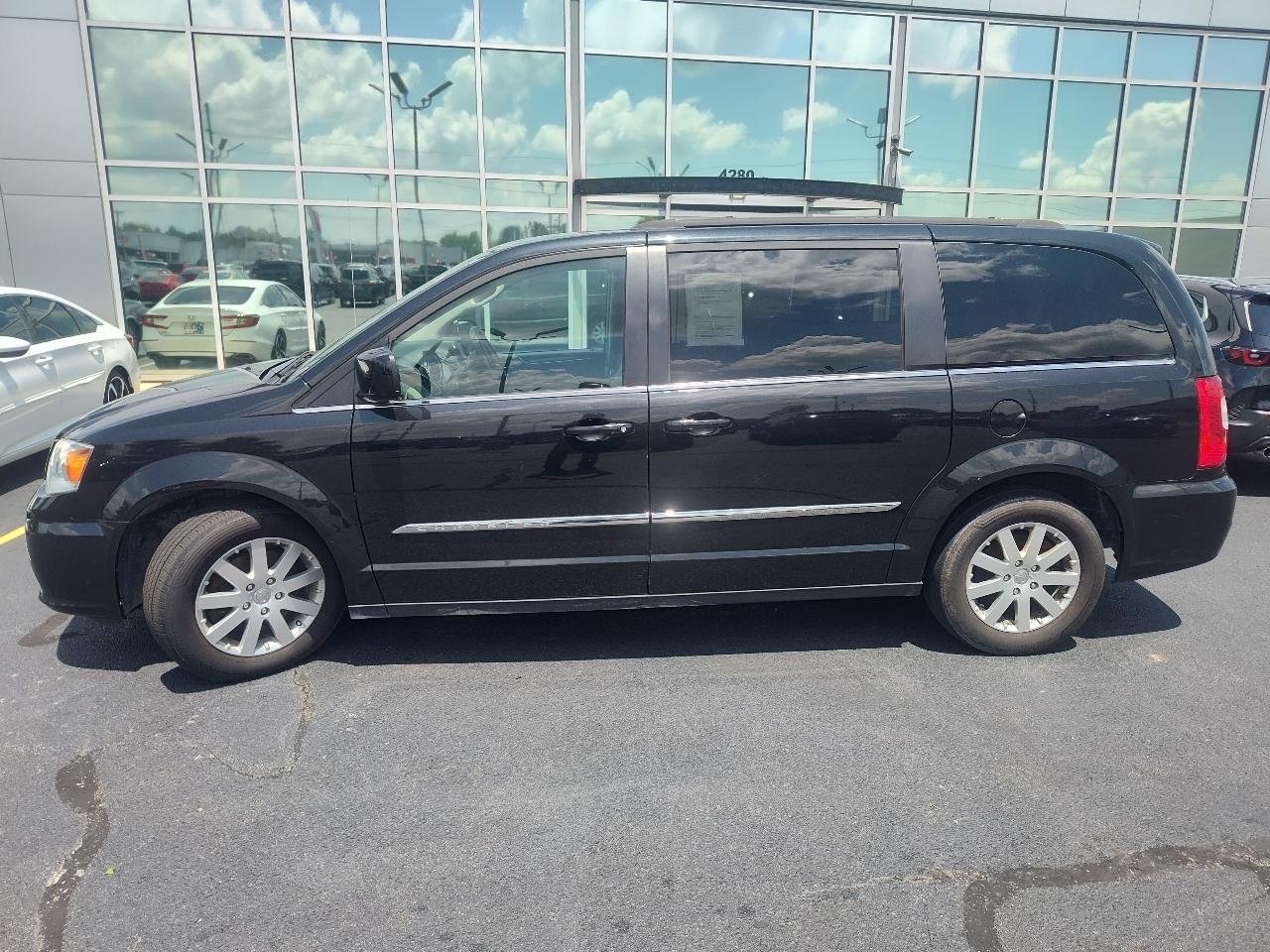 Chrysler Town & Country 4dr Wgn Touring 2016