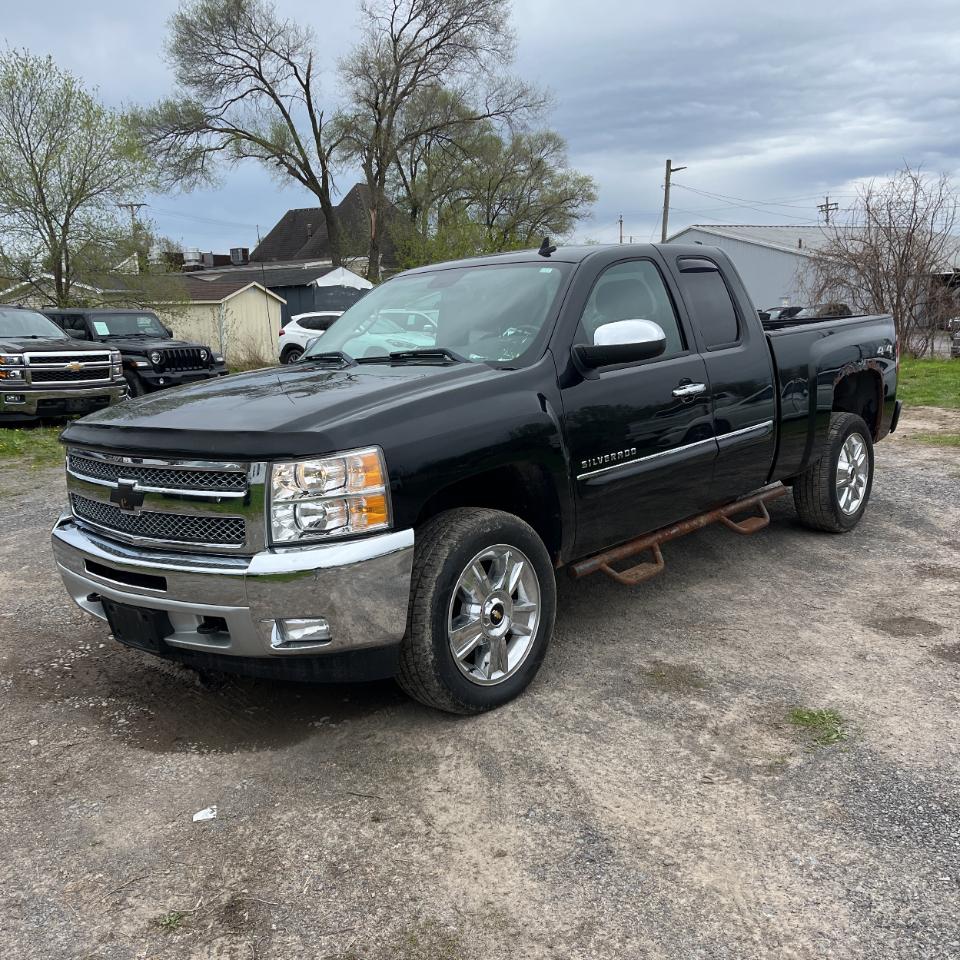 Chevrolet Silverado 1500 4WD Ext Cab 143.5" LT 2012