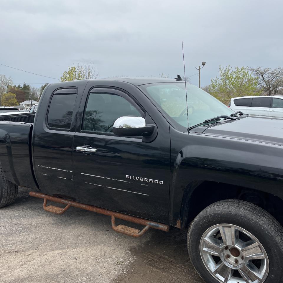 Chevrolet Silverado 1500 4WD Ext Cab 143.5" LT 2012