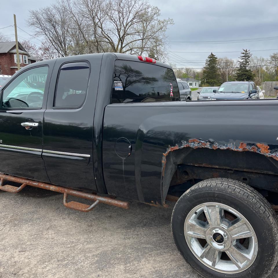 Chevrolet Silverado 1500 4WD Ext Cab 143.5" LT 2012