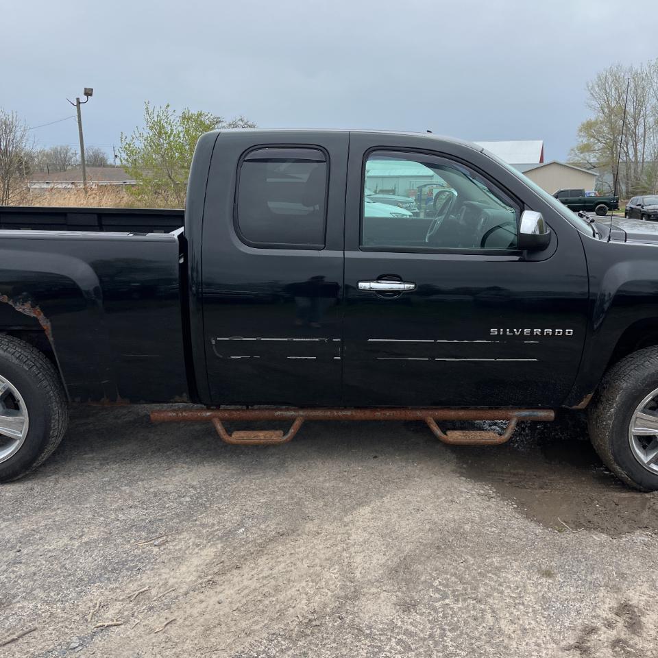 Chevrolet Silverado 1500 4WD Ext Cab 143.5" LT 2012