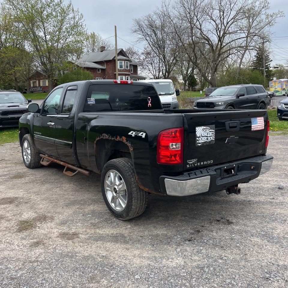 Chevrolet Silverado 1500 4WD Ext Cab 143.5" LT 2012