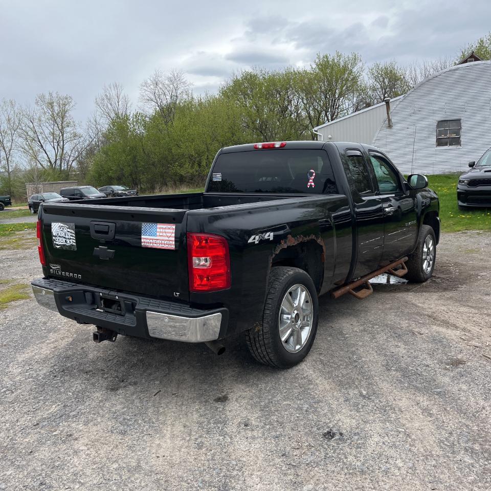 Chevrolet Silverado 1500 4WD Ext Cab 143.5" LT 2012