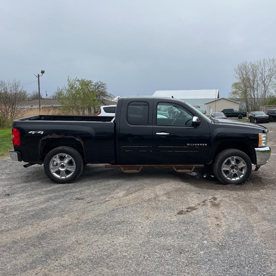 Chevrolet Silverado 1500 4WD Ext Cab 143.5" LT 2012