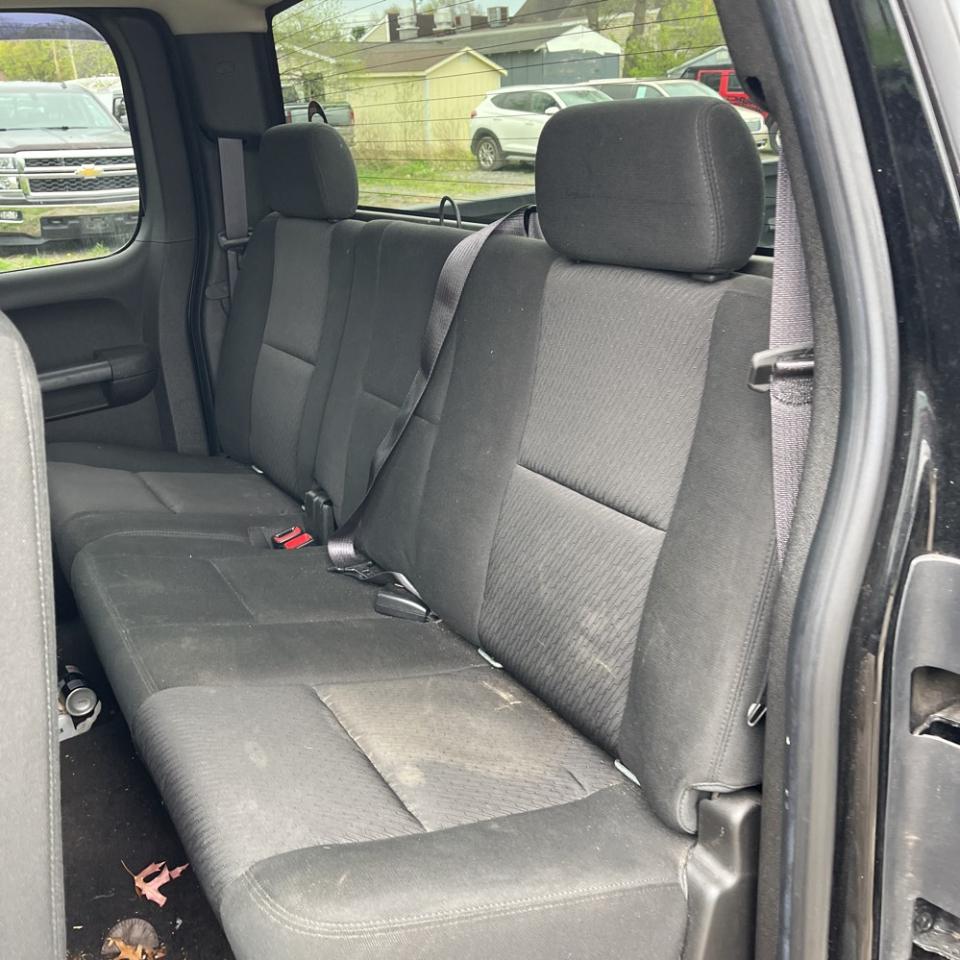 Chevrolet Silverado 1500 4WD Ext Cab 143.5" LT 2012