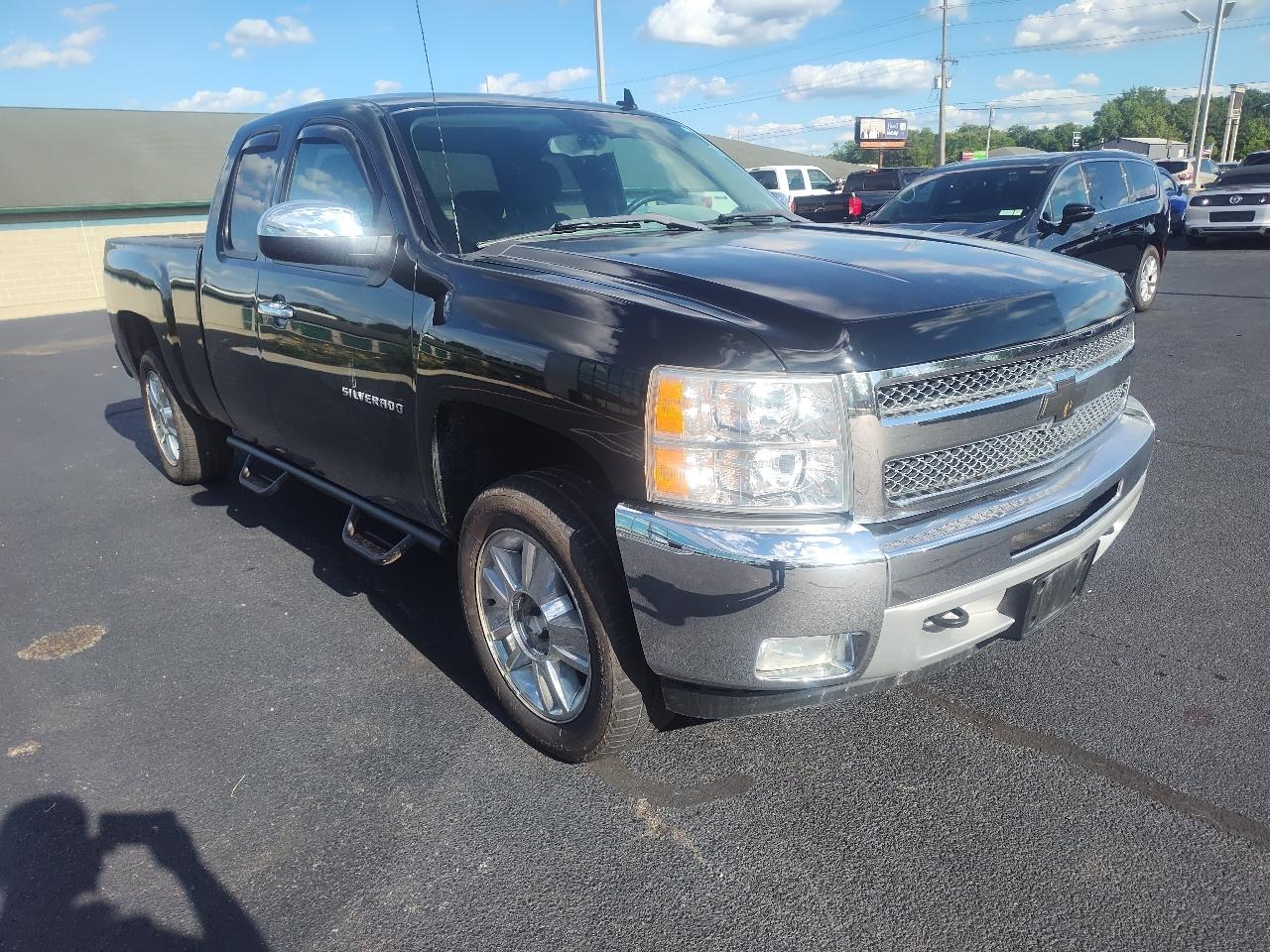 Chevrolet Silverado 1500 4WD Ext Cab 143.5" LT 2012