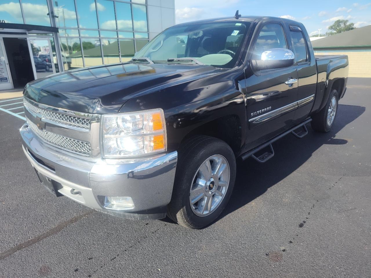 Chevrolet Silverado 1500 4WD Ext Cab 143.5" LT 2012