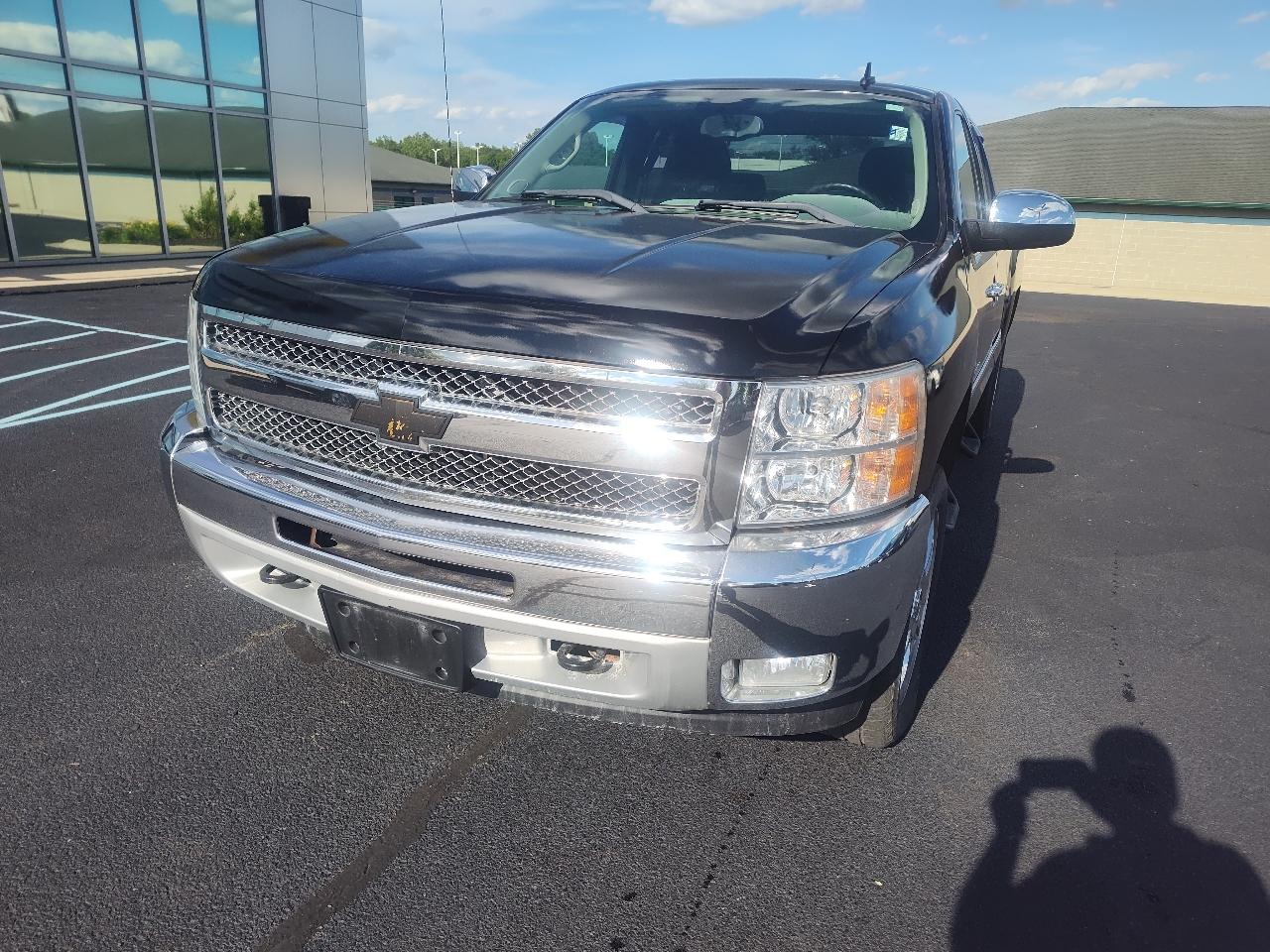 Chevrolet Silverado 1500 4WD Ext Cab 143.5" LT 2012