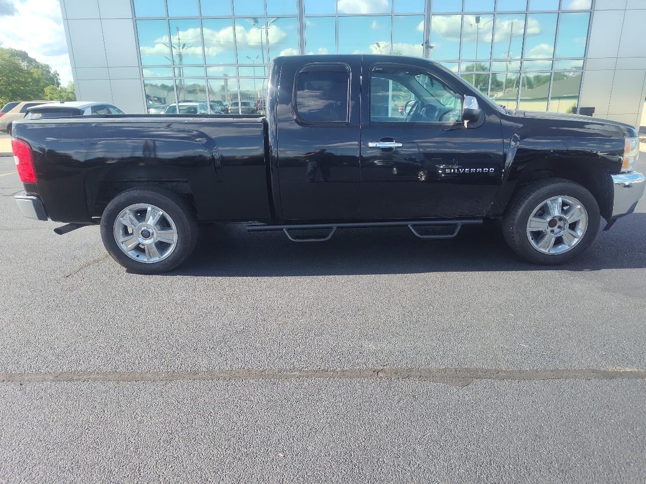Chevrolet Silverado 1500 4WD Ext Cab 143.5" LT 2012