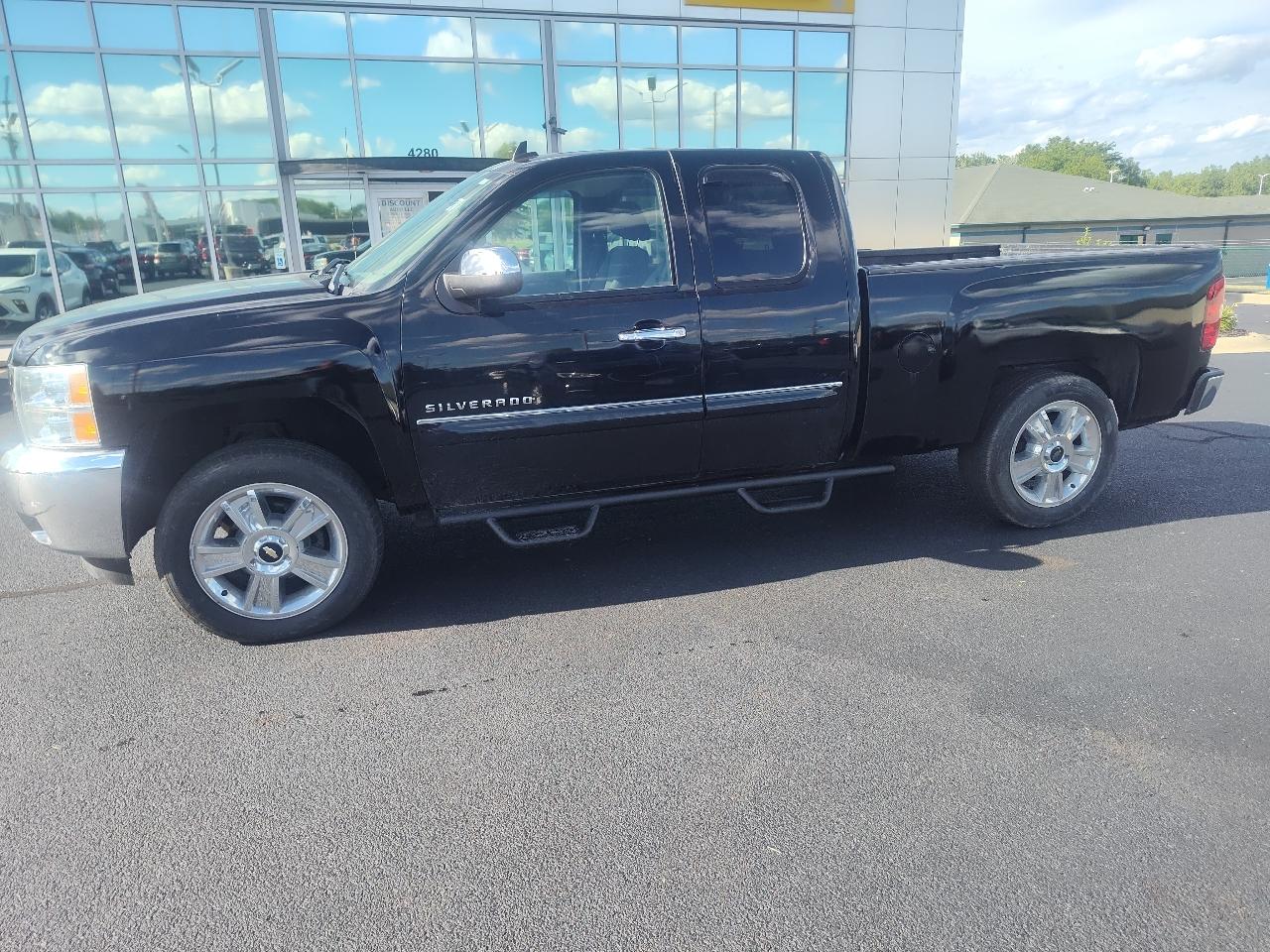 Chevrolet Silverado 1500 4WD Ext Cab 143.5" LT 2012
