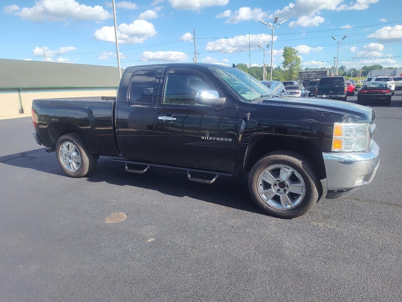Chevrolet Silverado 1500 4WD Ext Cab 143.5" LT 2012