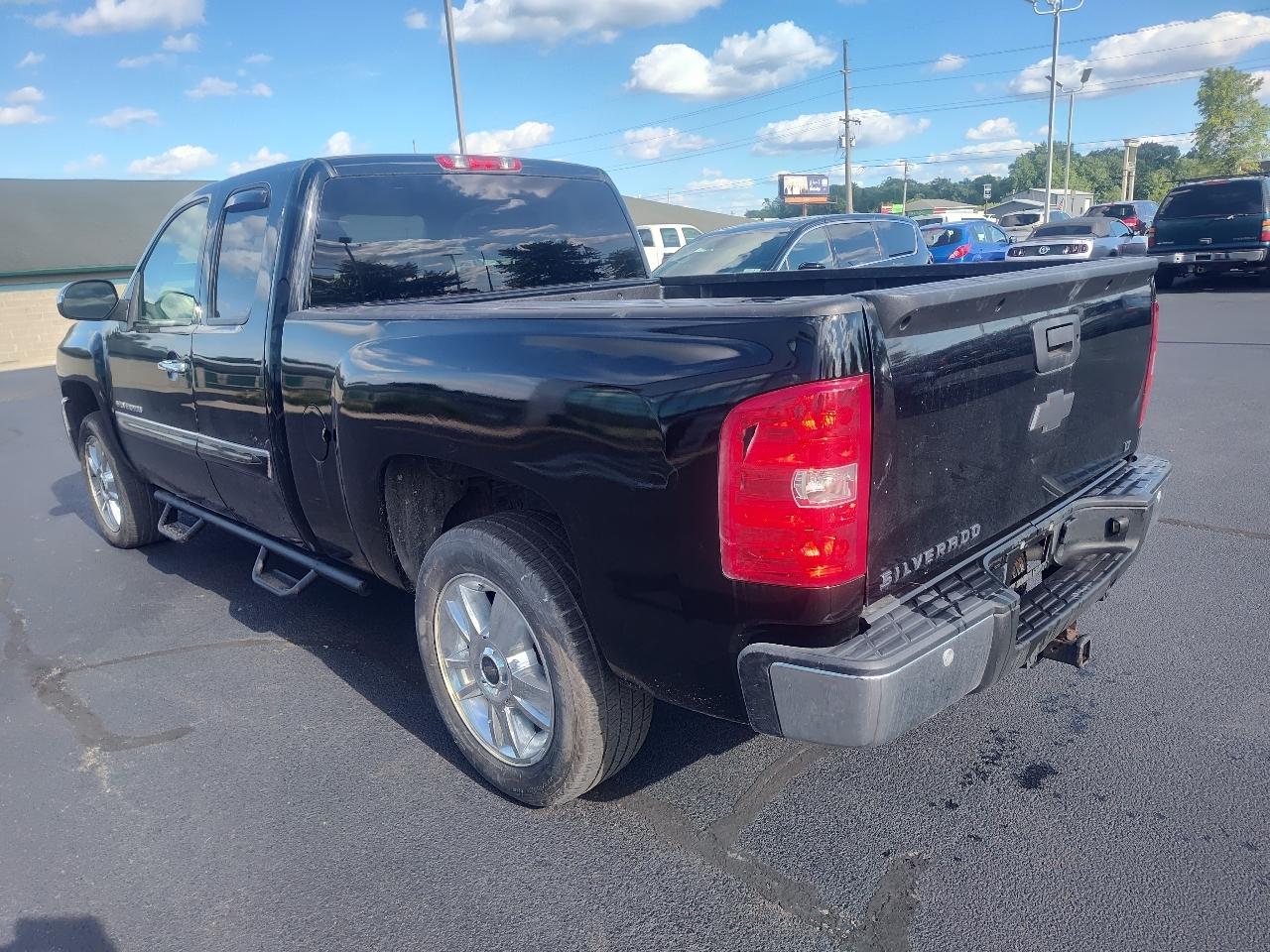 Chevrolet Silverado 1500 4WD Ext Cab 143.5" LT 2012