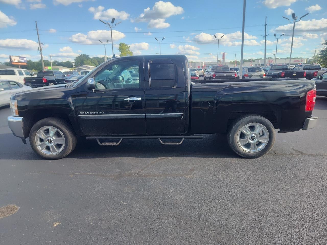 Chevrolet Silverado 1500 4WD Ext Cab 143.5" LT 2012