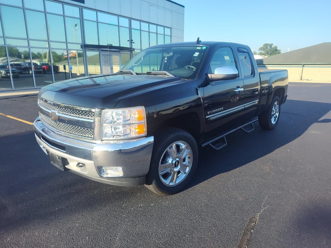 Chevrolet Silverado 1500 4WD Ext Cab 143.5" LT 2012