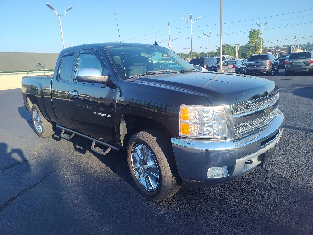 Chevrolet Silverado 1500 4WD Ext Cab 143.5" LT 2012