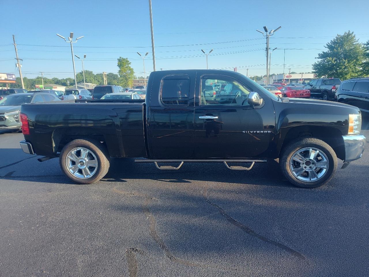 Chevrolet Silverado 1500 4WD Ext Cab 143.5" LT 2012
