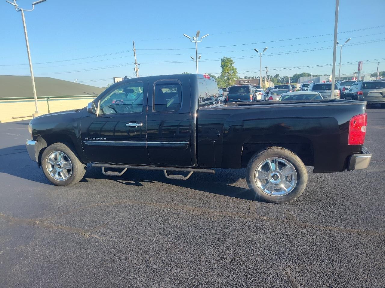 Chevrolet Silverado 1500 4WD Ext Cab 143.5" LT 2012