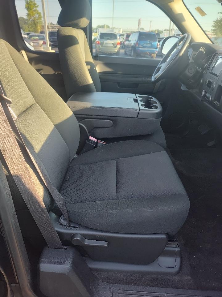 Chevrolet Silverado 1500 4WD Ext Cab 143.5" LT 2012