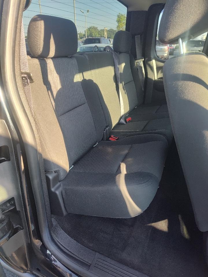 Chevrolet Silverado 1500 4WD Ext Cab 143.5" LT 2012