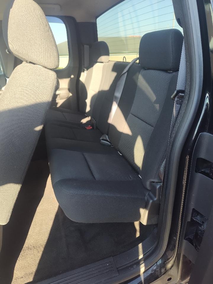 Chevrolet Silverado 1500 4WD Ext Cab 143.5" LT 2012