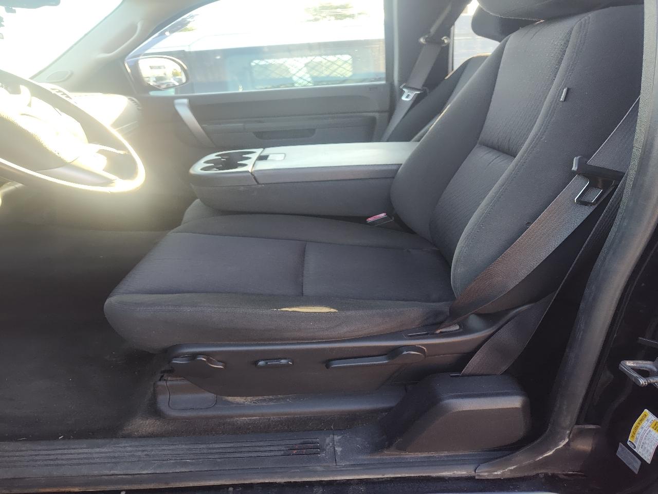 Chevrolet Silverado 1500 4WD Ext Cab 143.5" LT 2012