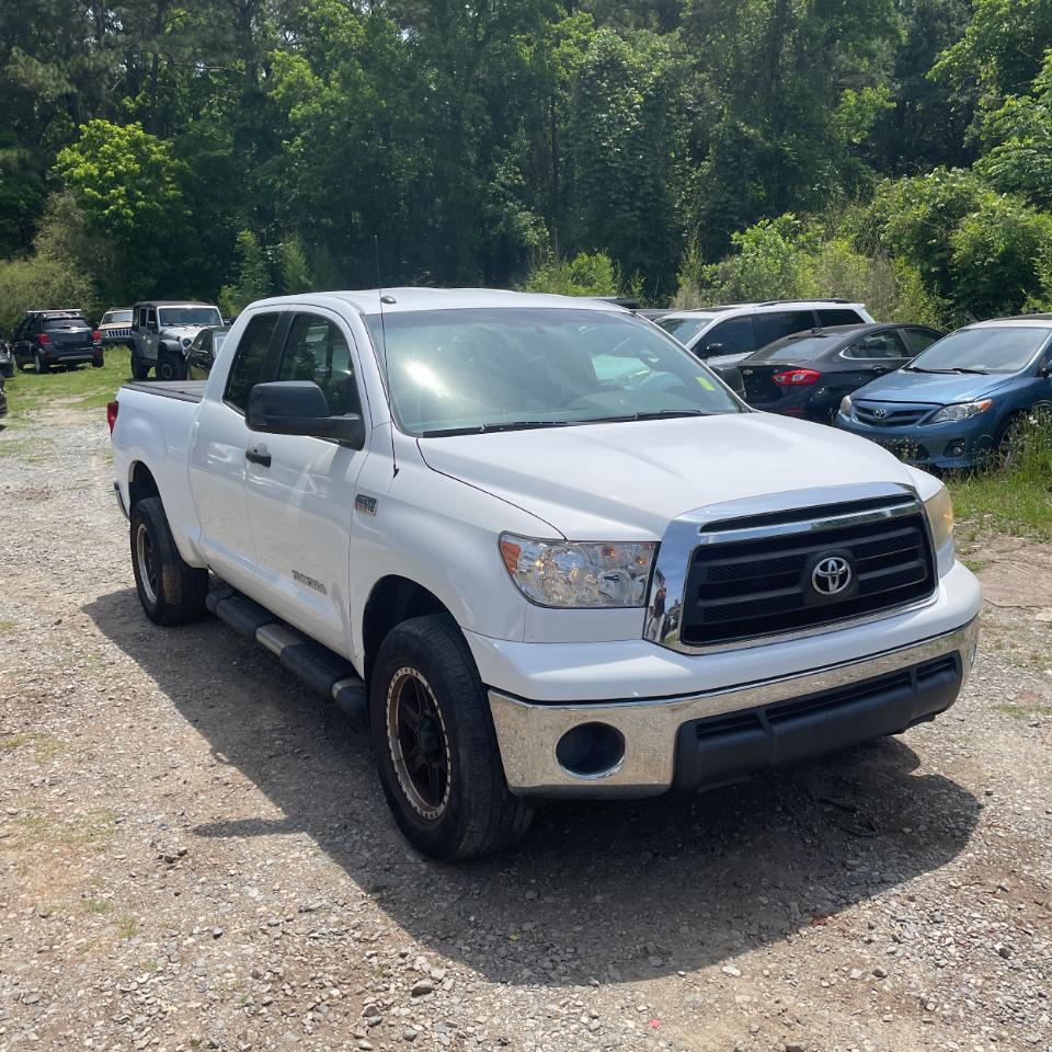 Toyota Tundra 4WD Truck Dbl 5.7L V8 6-Spd AT (Natl) 2010
