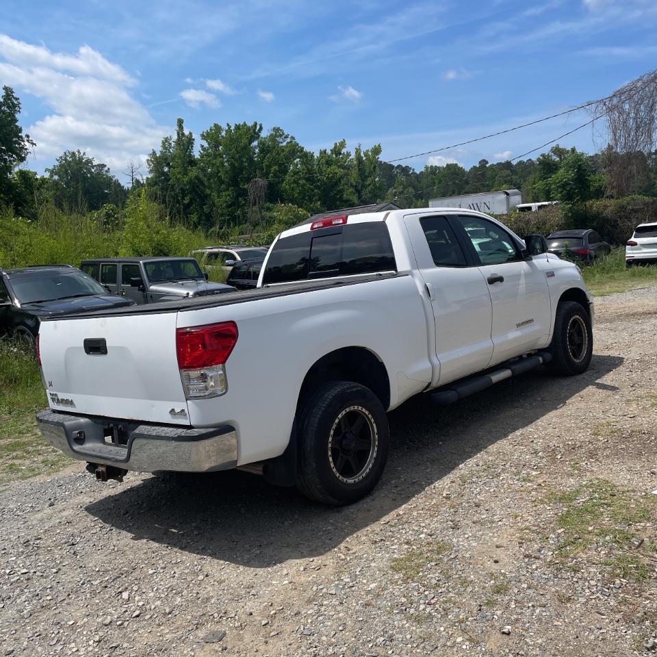 Toyota Tundra 4WD Truck Dbl 5.7L V8 6-Spd AT (Natl) 2010