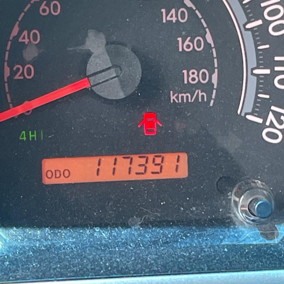Toyota Tundra 4WD Truck Dbl 5.7L V8 6-Spd AT (Natl) 2010