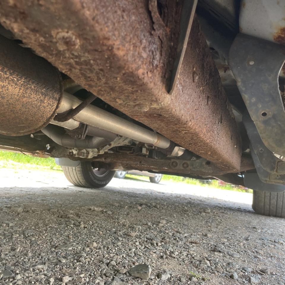Toyota Tundra 4WD Truck Dbl 5.7L V8 6-Spd AT (Natl) 2010