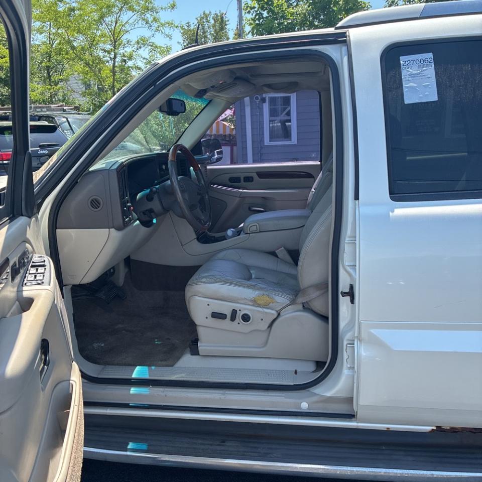 Cadillac Escalade 4dr AWD 2003