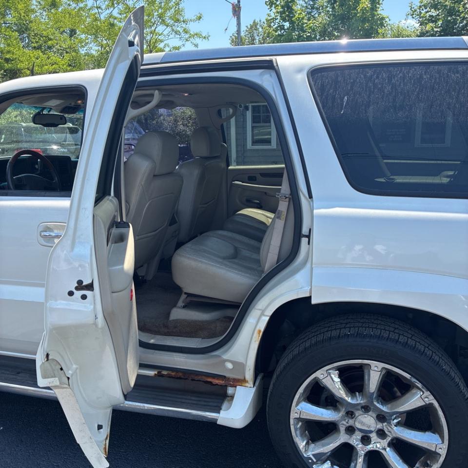 Cadillac Escalade 4dr AWD 2003