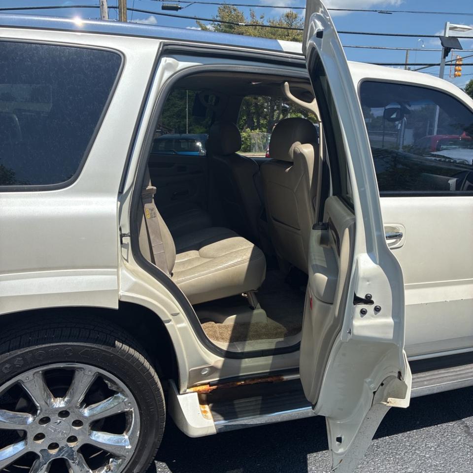 Cadillac Escalade 4dr AWD 2003