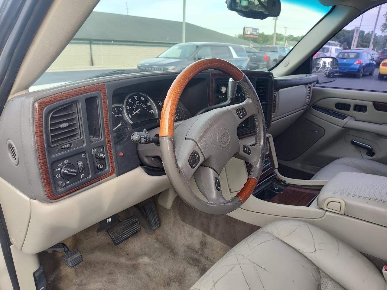 Cadillac Escalade 4dr AWD 2003