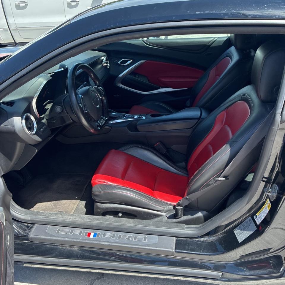 Chevrolet Camaro 2dr Cpe 2LT 2017