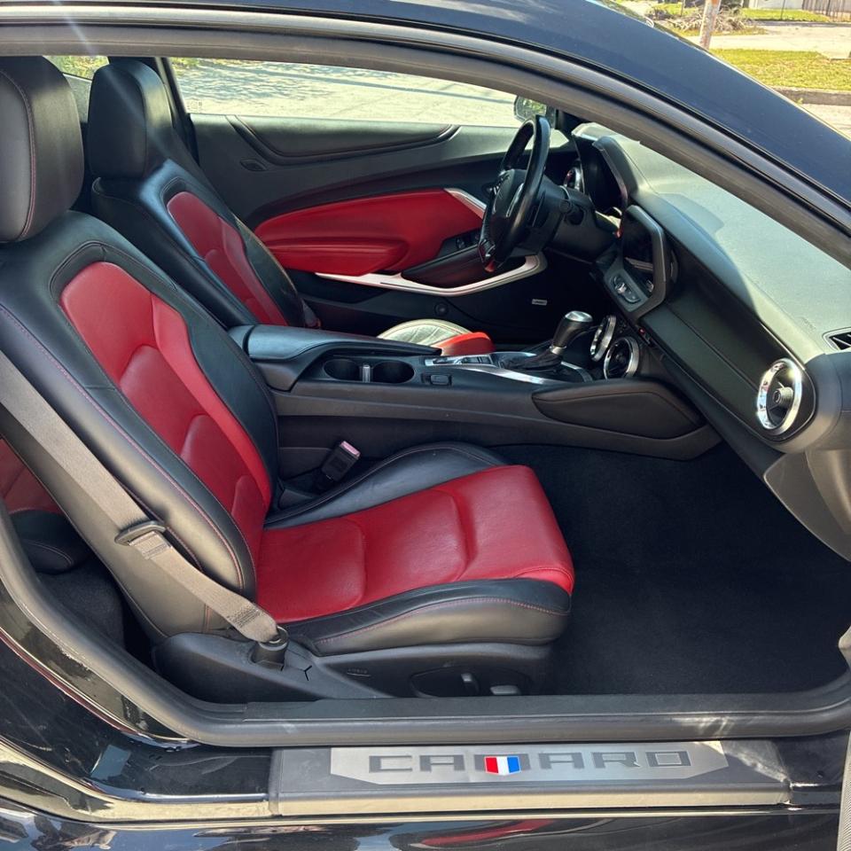 Chevrolet Camaro 2dr Cpe 2LT 2017