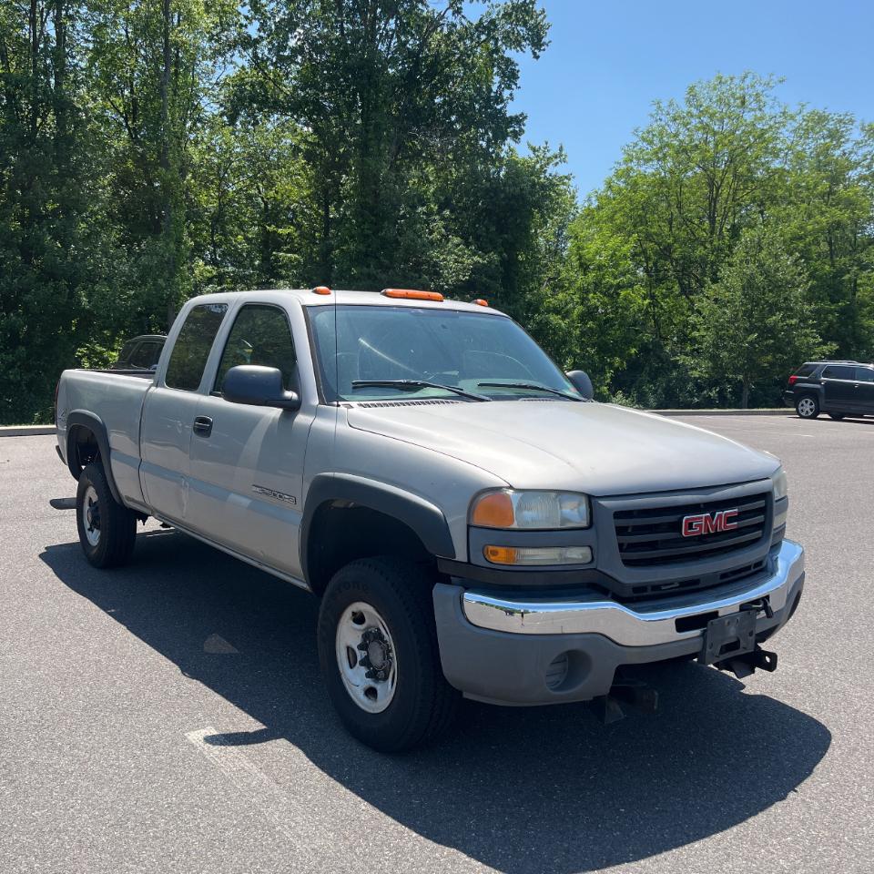 GMC Sierra 2500HD Classic 4WD Ext Cab 143.5" Work Truck 2007
