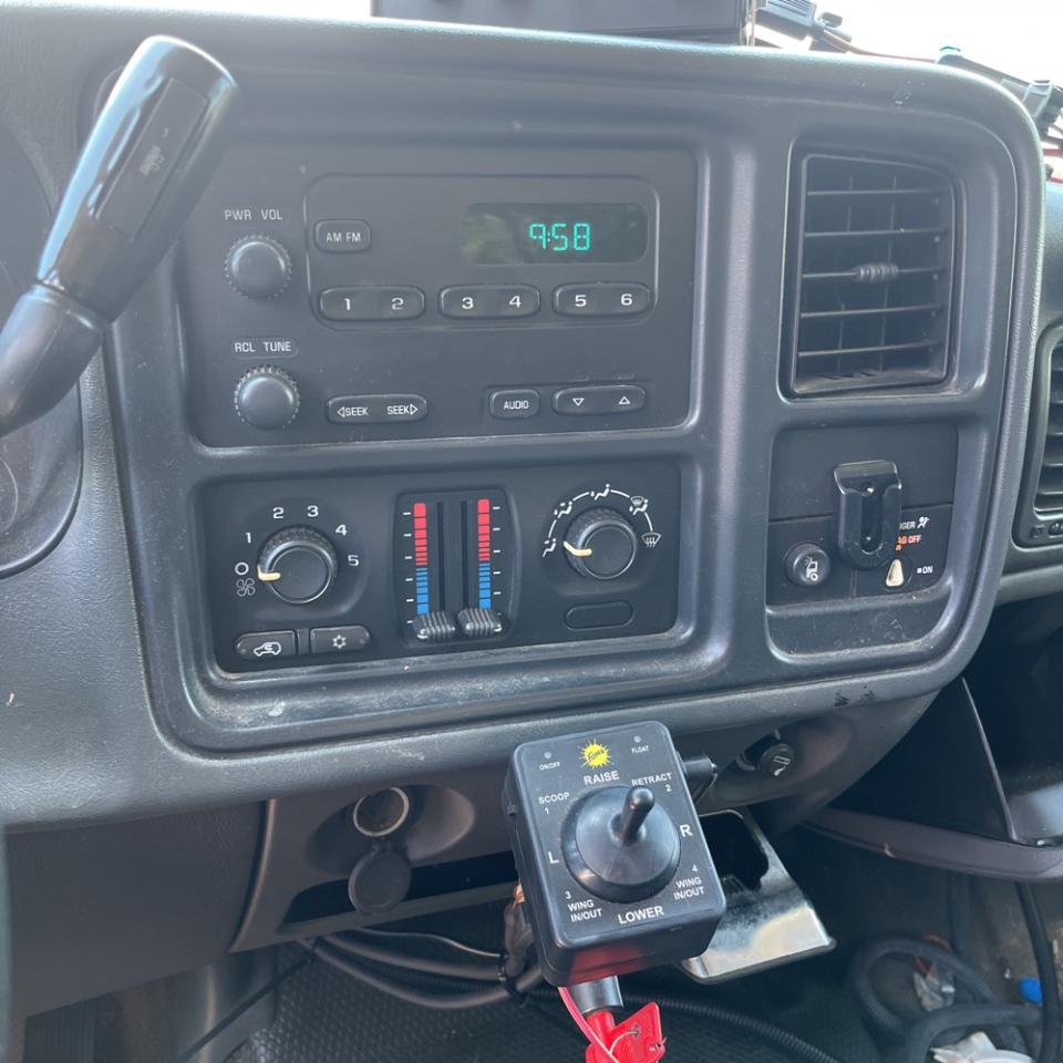 GMC Sierra 2500HD Classic 4WD Ext Cab 143.5" Work Truck 2007