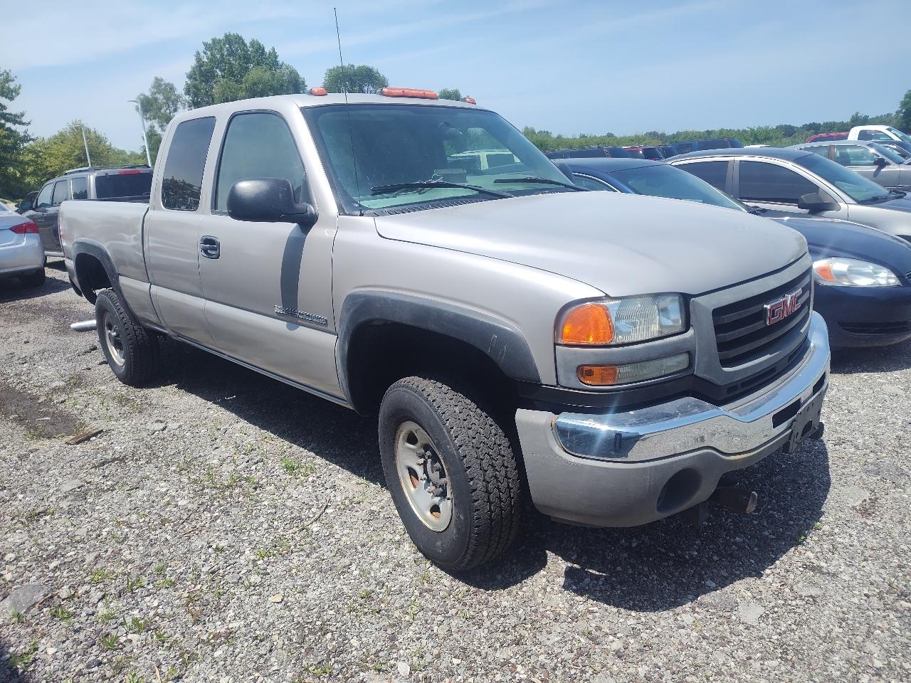 Gold 2007 GMC Sierra 2500HD Classic Pickup Truck Four-Wheel Drive Automatic