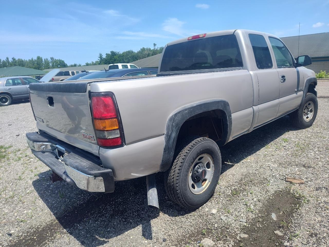 GMC Sierra 2500HD Classic 4WD Ext Cab 143.5" Work Truck 2007