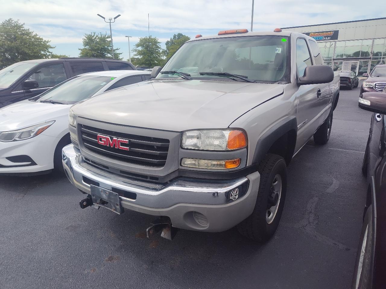 GMC Sierra 2500HD Classic 4WD Ext Cab 143.5" Work Truck 2007
