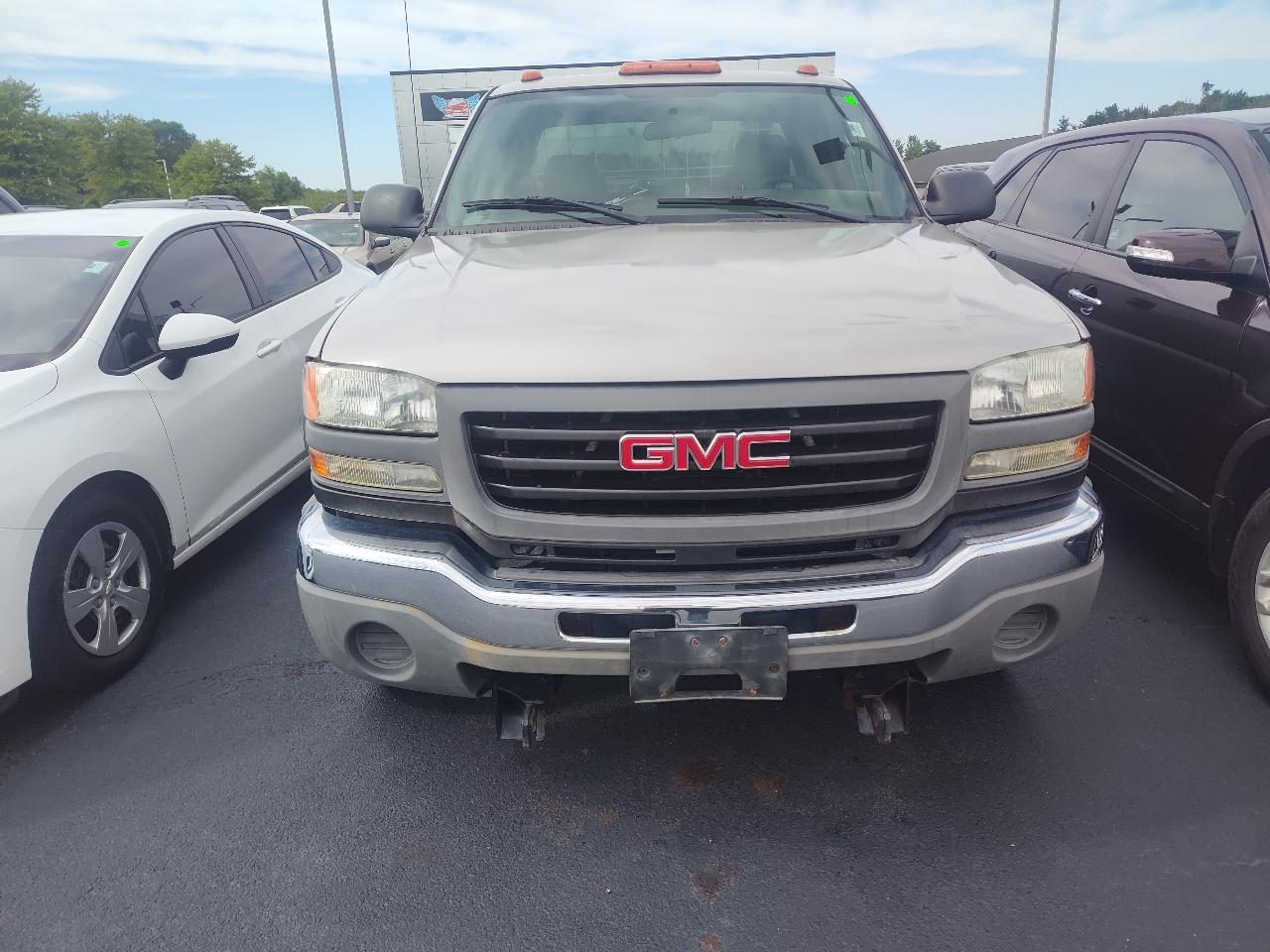 GMC Sierra 2500HD Classic 4WD Ext Cab 143.5" Work Truck 2007