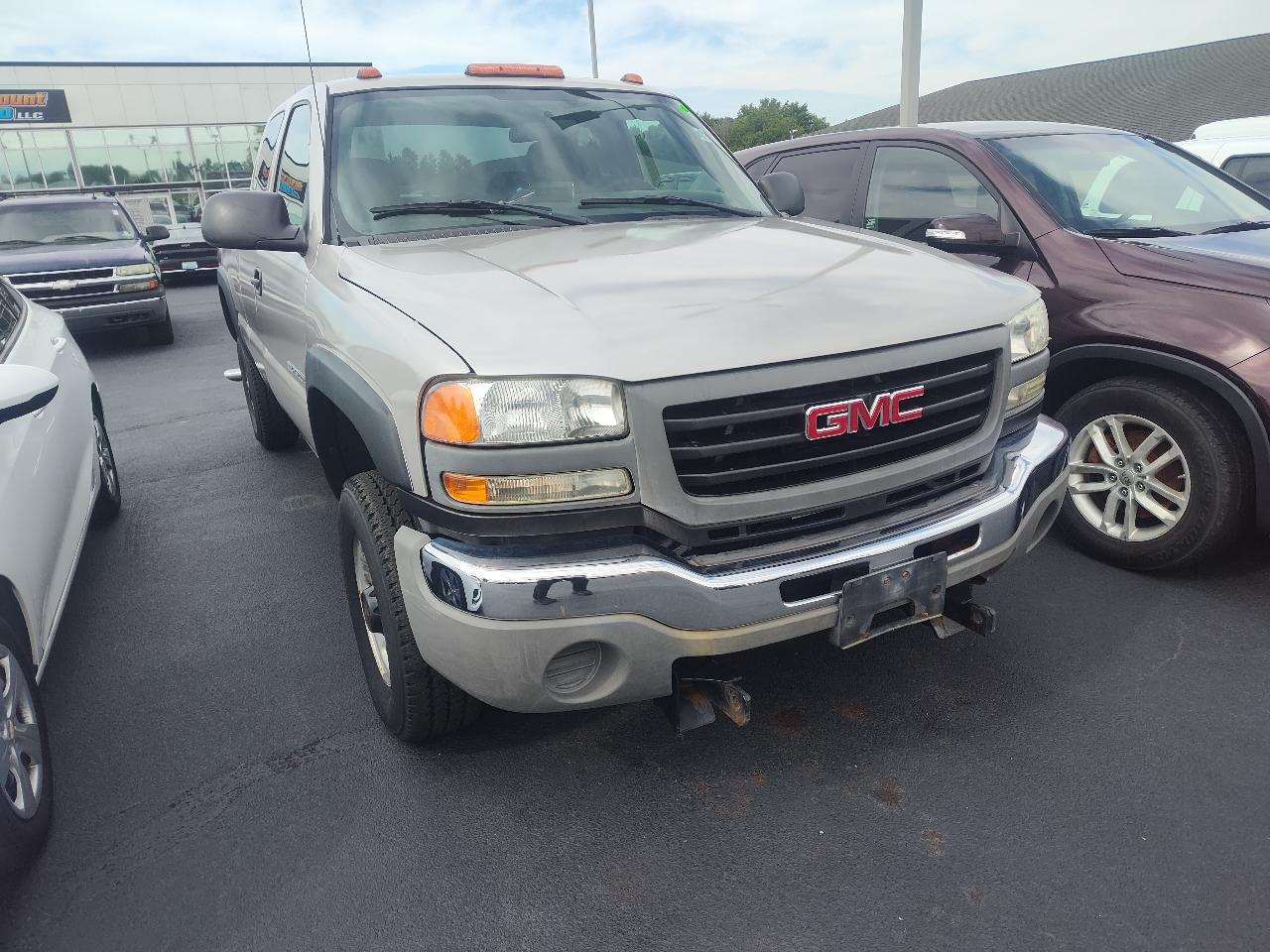 GMC Sierra 2500HD Classic 4WD Ext Cab 143.5" Work Truck 2007