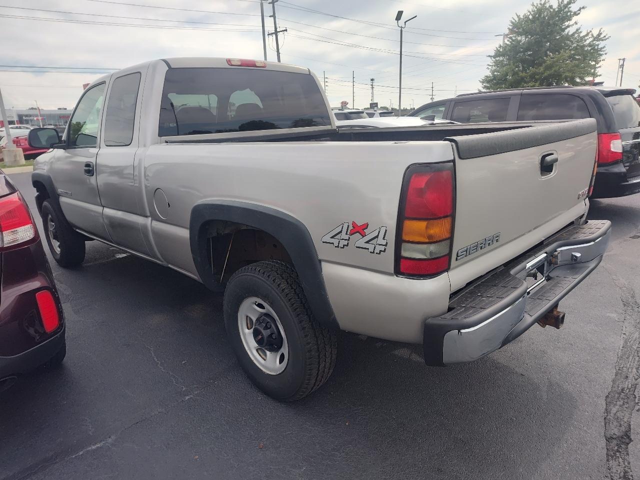 GMC Sierra 2500HD Classic 4WD Ext Cab 143.5" Work Truck 2007