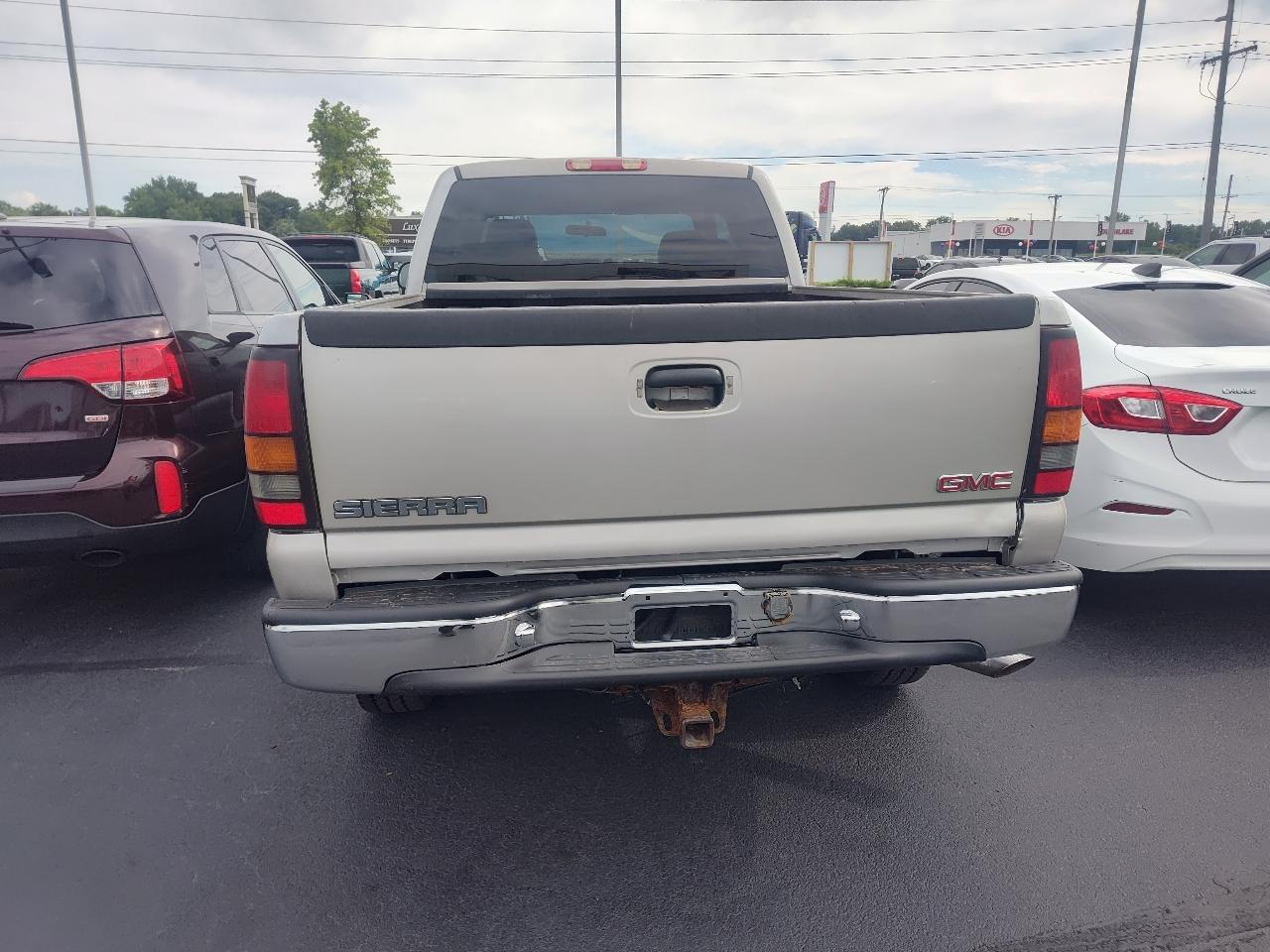GMC Sierra 2500HD Classic 4WD Ext Cab 143.5" Work Truck 2007