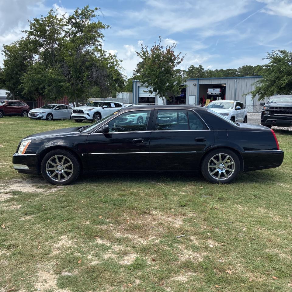 Cadillac DTS 4dr Sdn Performance 2007