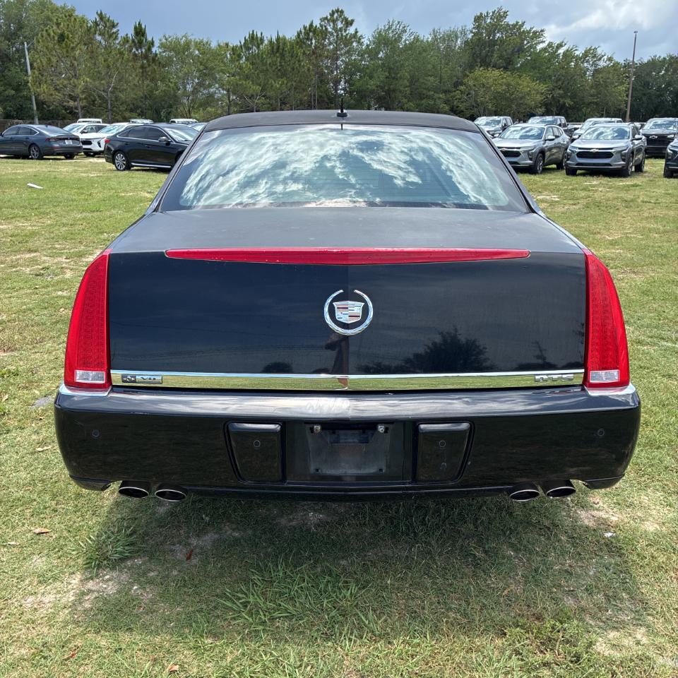 Cadillac DTS 4dr Sdn Performance 2007