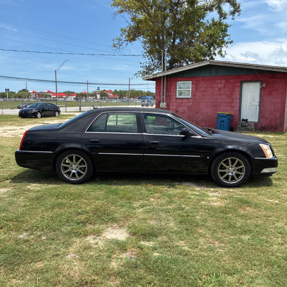 Cadillac DTS 4dr Sdn Performance 2007