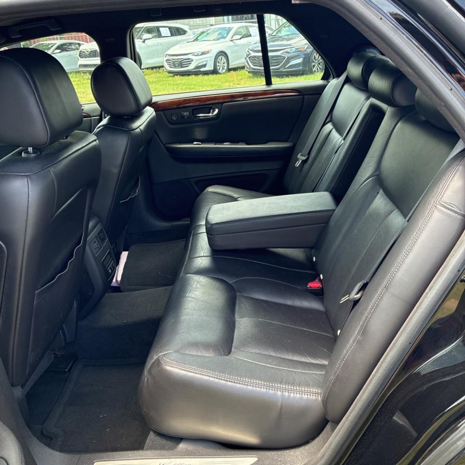 Cadillac DTS 4dr Sdn Performance 2007