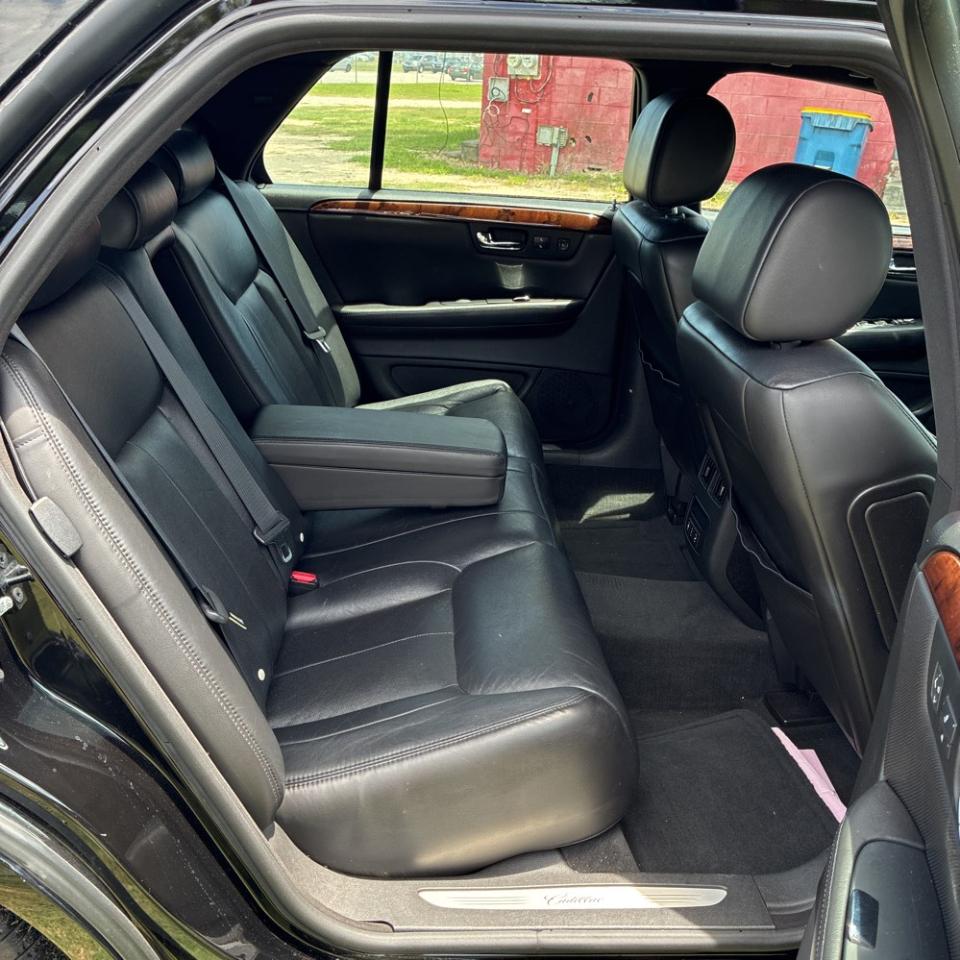 Cadillac DTS 4dr Sdn Performance 2007