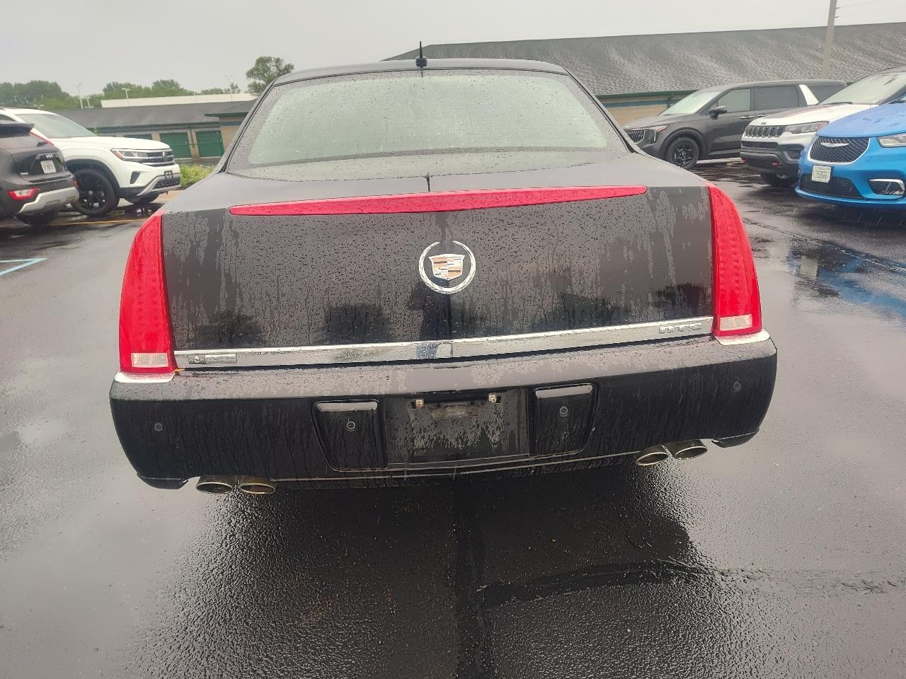 Cadillac DTS 4dr Sdn Performance 2007